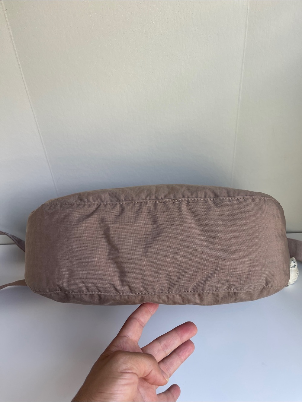 BAGGU Medium Nylon Crescent Bag - Picture 9 of 16